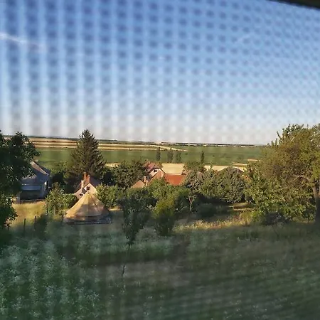 Kohegy Satrak Kicsi Luxussal Pázmánd